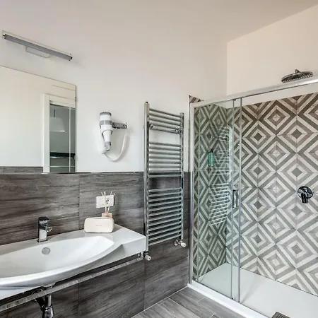 Villa Aprea Luxury Capri Views & Guest Services